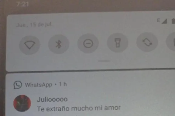 Encontró El Celular De Su Papá Desbloqueado Y Descubrió Un Sospechoso ...