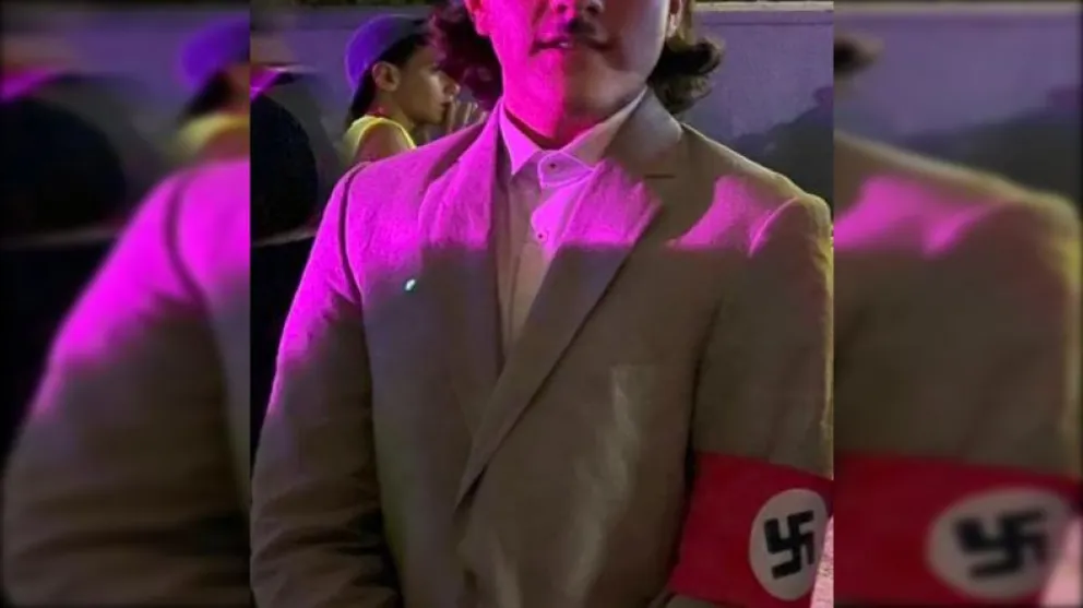 Un joven asistió a una fiesta de disfraces caracterizado como Adolf Hitler y desató la polémica.