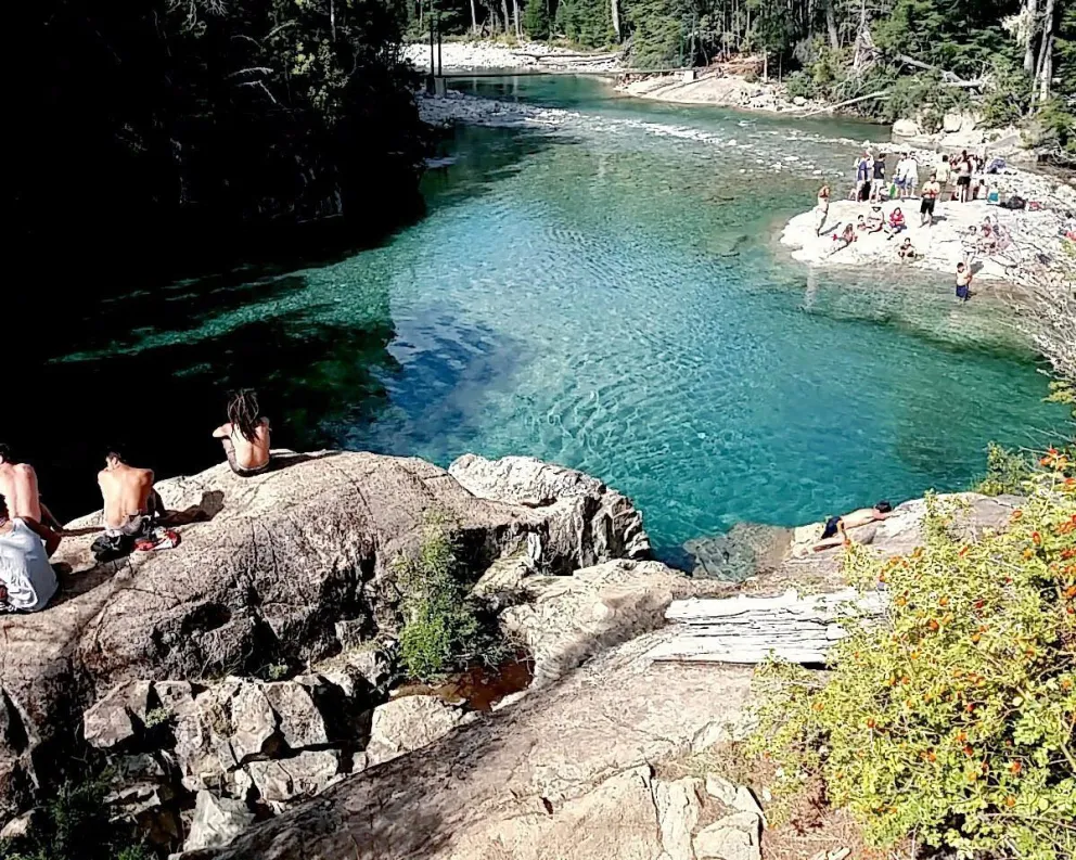 Turismo: descubrí El Cajón del Azul en El Bolsón.