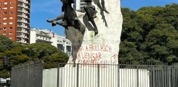 “Matar a Bullrich para vengar a Santiago”, la pintada amenazante contra la ministra de Seguridad thumbnail
