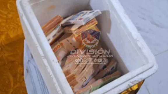 En tres allanamientos en Centenario encontraron droga, dinero, armas y municiones thumbnail
