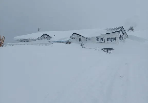 Más de un metro de nieve en Cerro Bayo thumbnail