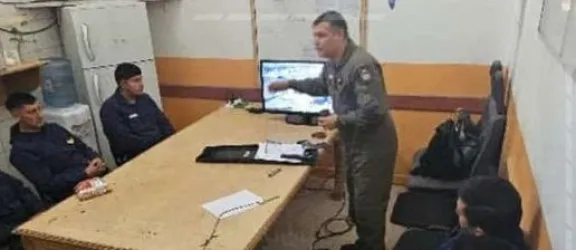 Capacitaron a personal policial en el aeropuerto internacional de Neuquén thumbnail