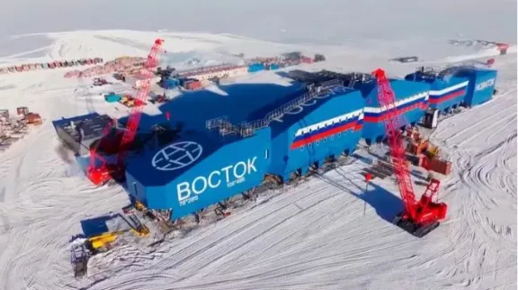 Rusia informó el descubrimiento de petróleo y gas en la zona de la Antártida Argentina thumbnail
