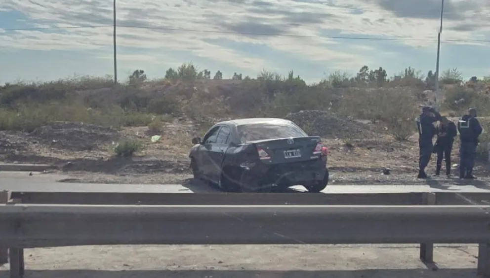 Choque entre dos vehículos provoca demoras en la ruta 7 | NoticiasNQN