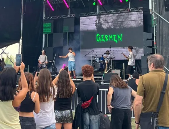 El Escenario Limay se llena de música en la Fiesta de la Confluencia