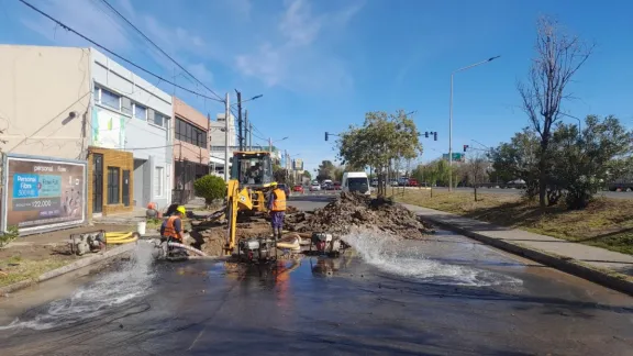 Varios barrios de Neuquén sin agua por la rotura de un acueducto en ...