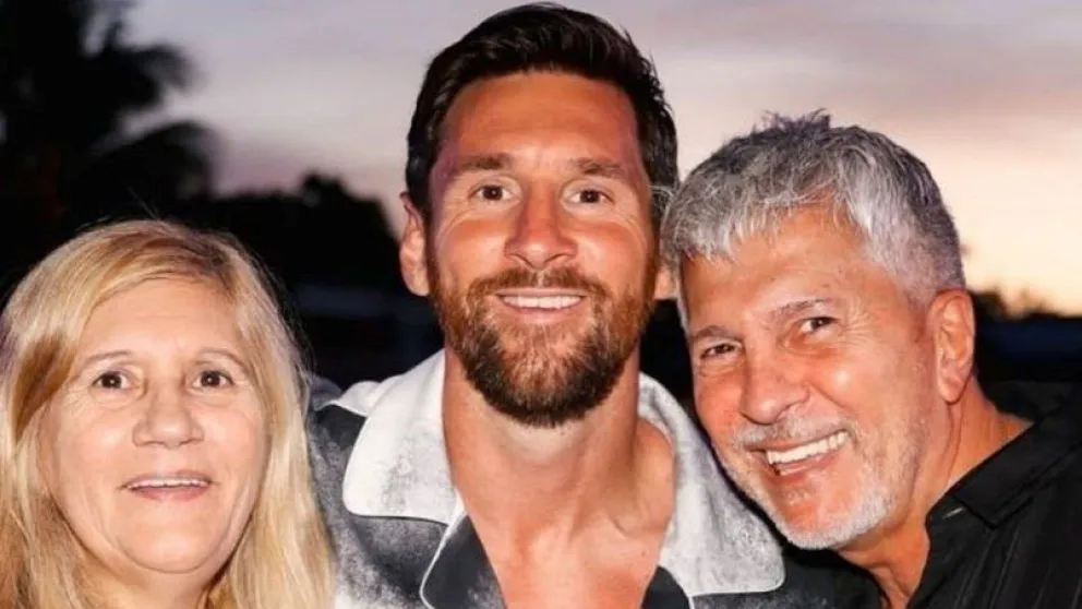 Foto: Jorge Messi, junto a su hijo Lionel y su mujer Celia.
